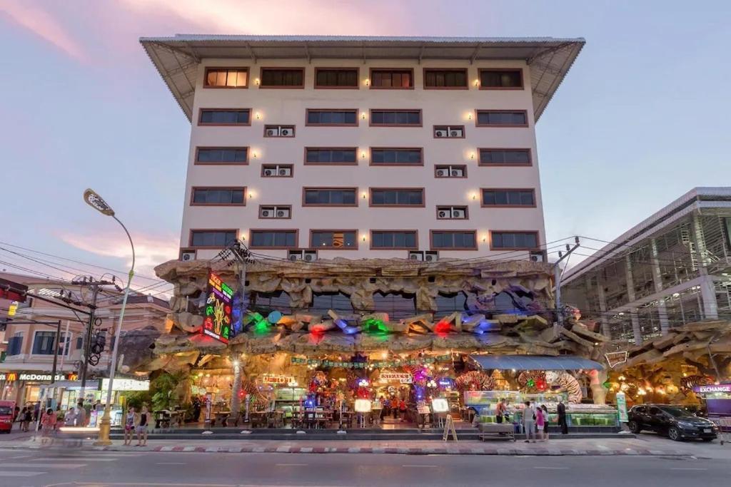 Tiger Complex By Eyg Hotel Patong Kültér fotó